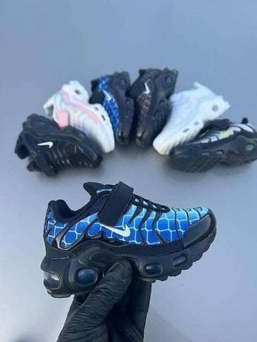 Decije 26-30
Cena 3500 din. Hc na lalafo.rs — 2 Decije 26-30
Cena 3500 din. Hc — 2