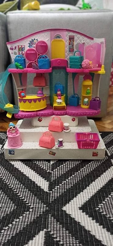 Shopkins butik sa dodacimai postoljem za figurice na lalafo.rs — 2 Shopkins butik sa dodacimai postoljem za figurice — 2