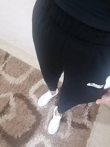 Trenerka nike, deciji L noseno 2 puta, veca mi je vise je za s na lalafo.rs — 1 Trenerka nike, deciji L noseno 2 puta, veca mi je vise je za s — 1