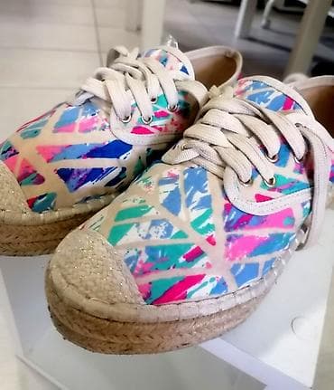 Patike sa espadrilnim đonom, namenjene za svakodnevno nošenje na lalafo.rs — 9 Patike sa espadrilnim đonom, namenjene za svakodnevno nošenje — 9