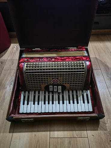 Accordions: Harmonika “Melodija Turist” sa koferom - Tip: klavirna harmonika sa at lalafo.rs — 3 Accordions: Harmonika “Melodija Turist” sa koferom - Tip: klavirna harmonika sa — 3