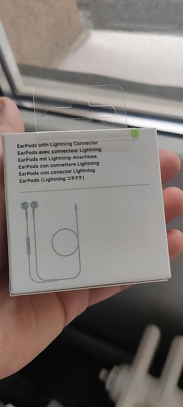 Apple EarPods sa Lightning konektorom Original - Originalne Apple at lalafo.rs — 3 Apple EarPods sa Lightning konektorom Original - Originalne Apple — 3