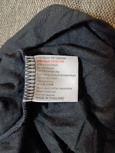 Crna dugačka haljina bez rukava – širokog A/kloš kroja - Boja: crna - at lalafo.rs — 4 Crna dugačka haljina bez rukava – širokog A/kloš kroja - Boja: crna - — 4