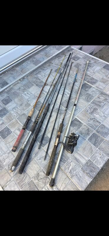 Komplet ribolovačke opreme – više štapova i pribora Sadržaj kompleta na lalafo.rs Komplet ribolovačke opreme – više štapova i pribora Sadržaj kompleta