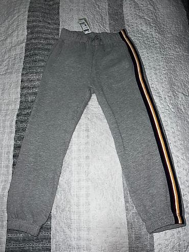 BENETTON dečija trenerka vel.2XL ili 160cm NOVO na lalafo.rs BENETTON dečija trenerka vel.2XL ili 160cm NOVO
