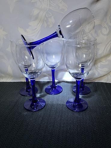 Case nove,vintaz holandske za vino. Case staklo,kobaltno staklo,sve na lalafo.rs Case nove,vintaz holandske za vino. Case staklo,kobaltno staklo,sve