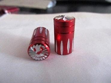 Aluminijumske kapice za ventile (set od 2 komada) - Materijal na lalafo.rs Aluminijumske kapice za ventile (set od 2 komada) - Materijal