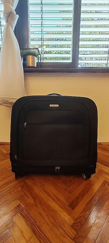 Samsonite putni kofer na točkiće - Brend: Samsonite (logo vidljiv) - na lalafo.rs — 1 Samsonite putni kofer na točkiće - Brend: Samsonite (logo vidljiv) - — 1