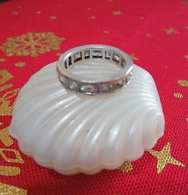 Starinski prsten sa kamenčićima, ima utisnuto 925 na lalafo.rs — 3 Starinski prsten sa kamenčićima, ima utisnuto 925 — 3