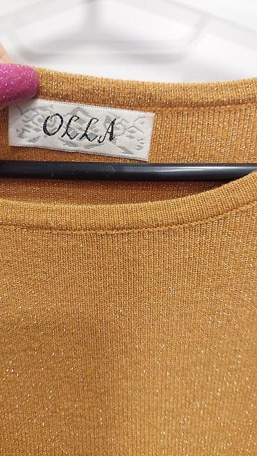 dve suknje po: Ženska bluzica OLLA, zlatno-bakarnog sjaja. - Materijal: meki pleteni na lalafo.rs — 3 dve suknje po: Ženska bluzica OLLA, zlatno-bakarnog sjaja. - Materijal: meki pleteni — 3