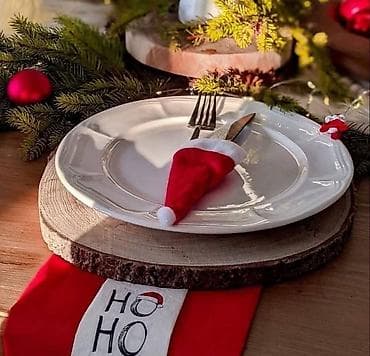 Božićne navlake za escajg u obliku kapice Deda Mraza - Dekorativne na lalafo.rs — 1 Božićne navlake za escajg u obliku kapice Deda Mraza - Dekorativne — 1