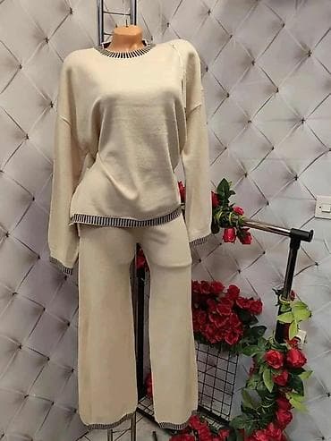 💫Ženski trikotazni komplet na akciji Duks i pantalone ✅Cena kompleta na lalafo.rs — 2 💫Ženski trikotazni komplet na akciji Duks i pantalone ✅Cena kompleta — 2