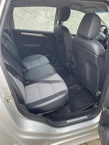 prsluk jaknica mango u: Mercedes-Benz B-klasa CDI 5 vrata, srebrna metalik. Proizveden at lalafo.rs — 7 prsluk jaknica mango u: Mercedes-Benz B-klasa CDI 5 vrata, srebrna metalik. Proizveden — 7