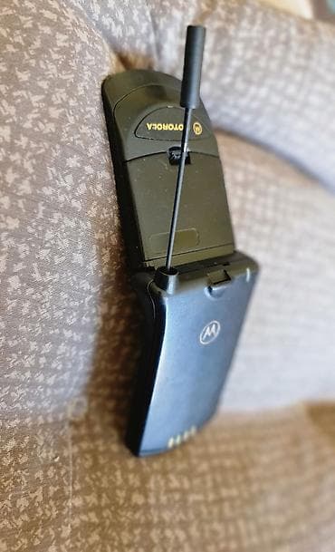 Motorola preklopni mobilni telefon sa eksternom antenom - Klasičan at lalafo.rs — 3 Motorola preklopni mobilni telefon sa eksternom antenom - Klasičan — 3