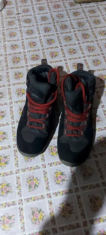 Crne ženske duboke cipele sa roze detaljima, idealne za svakodnevnu na lalafo.rs — 5 Crne ženske duboke cipele sa roze detaljima, idealne za svakodnevnu — 5