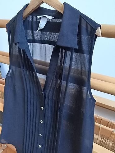 Personal Items: NOVA, crna bluza H&M, vel. 34 (xs), 100% viskoza, sedefna dugmad at lalafo.rs — 1 Personal Items: NOVA, crna bluza H&M, vel. 34 (xs), 100% viskoza, sedefna dugmad — 1