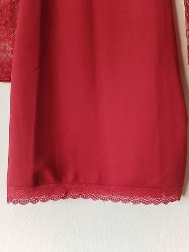 kom sa etiketom: Elegantna crvena haljina sa čipkom – brend Jane’s. - Kroj: ravna at lalafo.rs — 4 kom sa etiketom: Elegantna crvena haljina sa čipkom – brend Jane’s. - Kroj: ravna — 4