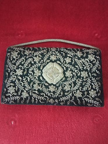 Vintage plišana torbica antikvitet ukrašena srebrom na lalafo.rs Vintage plišana torbica antikvitet ukrašena srebrom