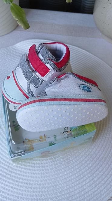 Nehodajuce patikice za decake na lalafo.rs — 2 Nehodajuce patikice za decake — 2