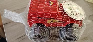 Crveni plastični teretnjak/monster truck igračka sa velikim točkovima na lalafo.rs Crveni plastični teretnjak/monster truck igračka sa velikim točkovima