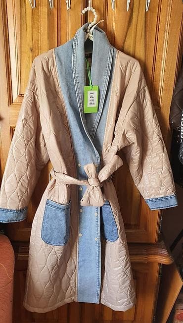 Nov oversized prolecni mantil. Prelep, ne bih ga prodavala ali sam na lalafo.rs Nov oversized prolecni mantil. Prelep, ne bih ga prodavala ali sam