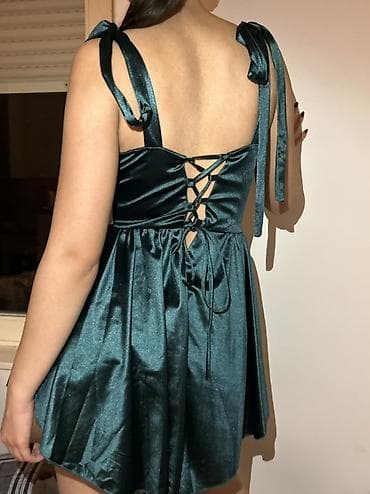 dve suknje po: NOVA saten sorts-haljina 2-u-1 u smaragdno zelenoj boji. Nova sa na lalafo.rs — 3 dve suknje po: NOVA saten sorts-haljina 2-u-1 u smaragdno zelenoj boji. Nova sa — 3