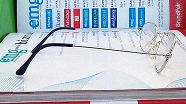 Klasičan dioptrijski ram za naočare. Kao nov, kao da nikada nije ni na lalafo.rs — 5 Klasičan dioptrijski ram za naočare. Kao nov, kao da nikada nije ni — 5
