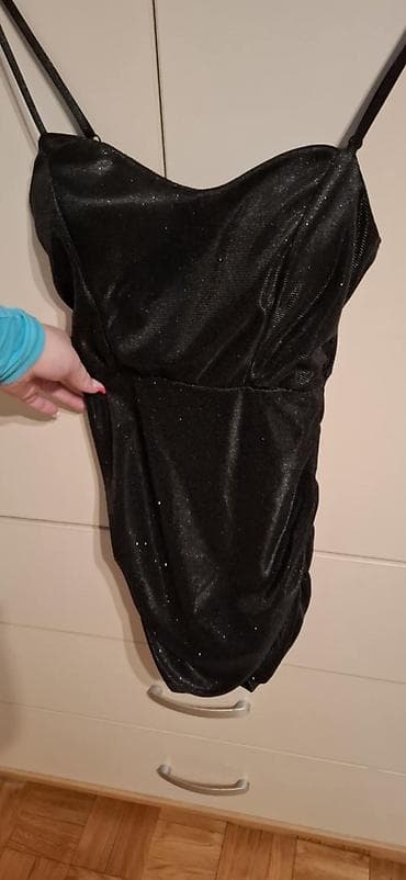 Prelepa svecana svetlucava haljina marke MK velicina 36/38 at lalafo.rs Prelepa svecana svetlucava haljina marke MK velicina 36/38