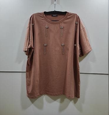 Majica velicina L. Poluobim grudi 58/59. Sa usivenim citkonima at lalafo.rs Majica velicina L. Poluobim grudi 58/59. Sa usivenim citkonima