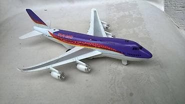 Avion Boing 74719 cxm. sa govorom,zvukom poletanja,2 led diode i na lalafo.rs Avion Boing 74719 cxm. sa govorom,zvukom poletanja,2 led diode i