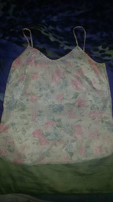 Na prodaju cvetna majica na bretele, M veličina, super stanje na lalafo.rs Na prodaju cvetna majica na bretele, M veličina, super stanje