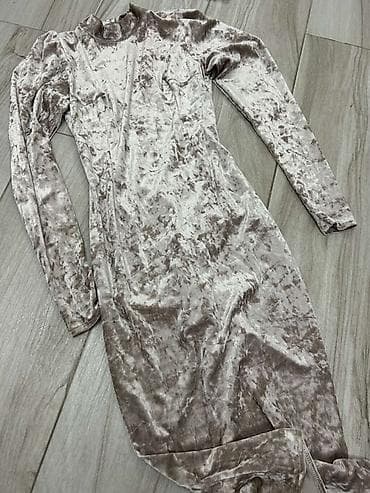 Elegantna haljina od baršuna - Materijal: mekani, elastični baršun sa na lalafo.rs Elegantna haljina od baršuna - Materijal: mekani, elastični baršun sa