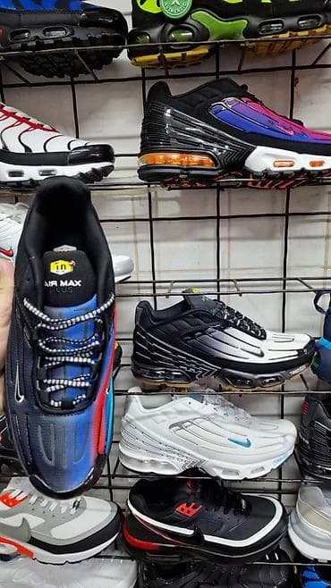 Trainers: 03. patike orginal sa kutijom 41 do 46 5599 din🌸🌸 at lalafo.rs — 4 Trainers: 03. patike orginal sa kutijom 41 do 46 5599 din🌸🌸 — 4