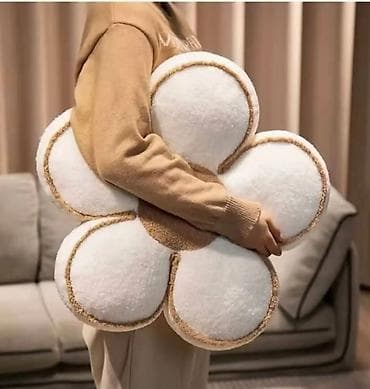 Dekorativni jastuk u obliku cveta Dimenzije 70x70 - Dizajn: pet latica na lalafo.rs — 5 Dekorativni jastuk u obliku cveta Dimenzije 70x70 - Dizajn: pet latica — 5