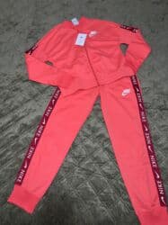 NIKE Tricot Tracksuit Girls-Coral vel.L NOVO Komplet dečija trenerka na lalafo.rs NIKE Tricot Tracksuit Girls-Coral vel.L NOVO Komplet dečija trenerka