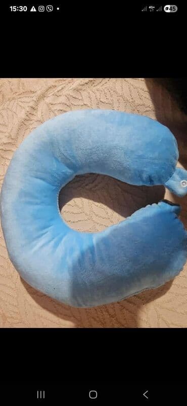 Putni jastuk za vrat – U obliku slova U - Materijal: mekana, plišana na lalafo.rs Putni jastuk za vrat – U obliku slova U - Materijal: mekana, plišana