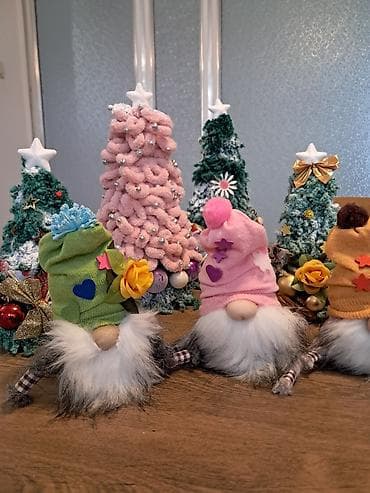 Ručno rađene novogodišnje dekoracije – skandinavski patuljci (gnome) i na lalafo.rs — 1 Ručno rađene novogodišnje dekoracije – skandinavski patuljci (gnome) i — 1
