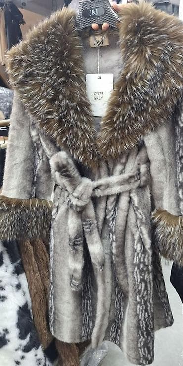 kozna jakna sa: Ženska bunda univerzalne velicine - Luksuzna krznena bunda u sivoj na lalafo.rs — 2 kozna jakna sa: Ženska bunda univerzalne velicine - Luksuzna krznena bunda u sivoj — 2
