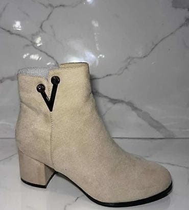 Poluduboke cizmice
36-41
3200💥💥 na lalafo.rs — 4 Poluduboke cizmice
36-41
3200💥💥 — 4