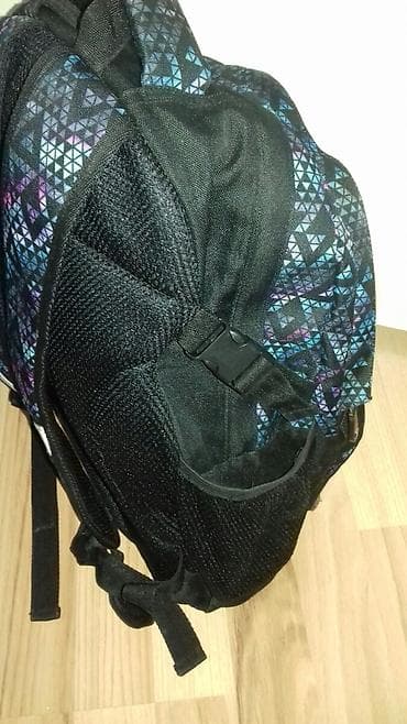 Conectov ranac u super stanju.
Cena 800din na lalafo.rs — 7 Conectov ranac u super stanju.
Cena 800din — 7