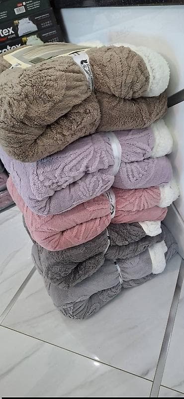 Blankets and Bedspreads: Krznene deke - Ultra mekane, dvoslojne deke: spolja sa reljefnim at lalafo.rs — 2 Blankets and Bedspreads: Krznene deke - Ultra mekane, dvoslojne deke: spolja sa reljefnim — 2