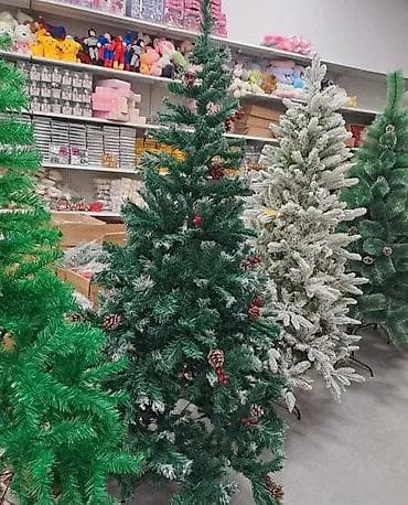 Jelka sa snežnim krajevima, bobicama i šišarkama – u 4 veličine 🎄 na lalafo.rs — 4 Jelka sa snežnim krajevima, bobicama i šišarkama – u 4 veličine 🎄 — 4