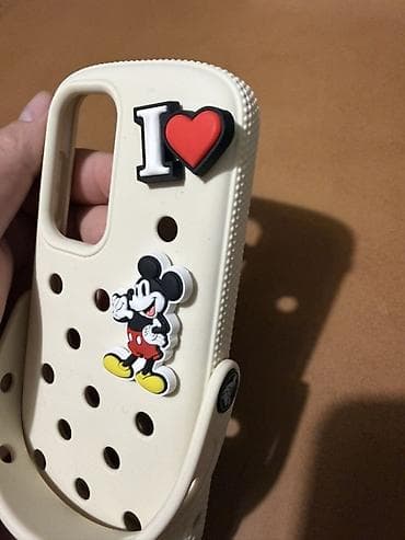 Crocs silikon futrola za mobilni telefon S25 sa Jibbitz bedževima – na lalafo.rs — 2 Crocs silikon futrola za mobilni telefon S25 sa Jibbitz bedževima – — 2