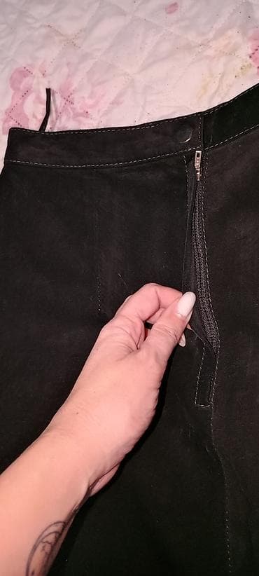 Crna suknja – Mona, Beograd prevrnuta koža Vel xs s video šaljem na at lalafo.rs — 3 Crna suknja – Mona, Beograd prevrnuta koža Vel xs s video šaljem na — 3