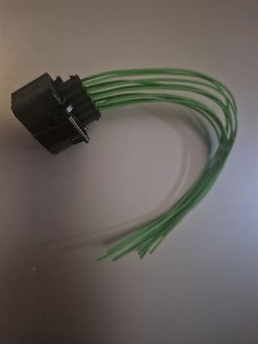 Automobilski električni konektor sa instalacijom (pigtail) dzek na lalafo.rs Automobilski električni konektor sa instalacijom (pigtail) dzek