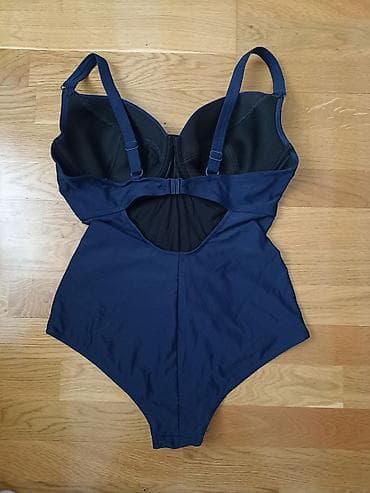 Kupaci kao nov,velicina L.
Korpe 85D at lalafo.rs Kupaci kao nov,velicina L.
Korpe 85D