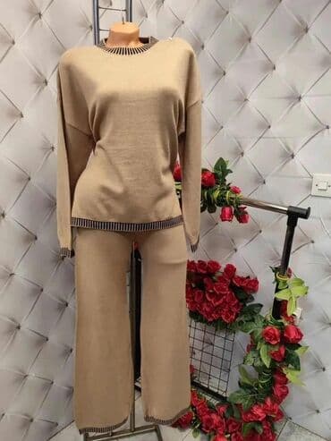 💫Ženski trikotazni komplet na akciji Duks i pantalone ✅Cena kompleta na lalafo.rs 💫Ženski trikotazni komplet na akciji Duks i pantalone ✅Cena kompleta