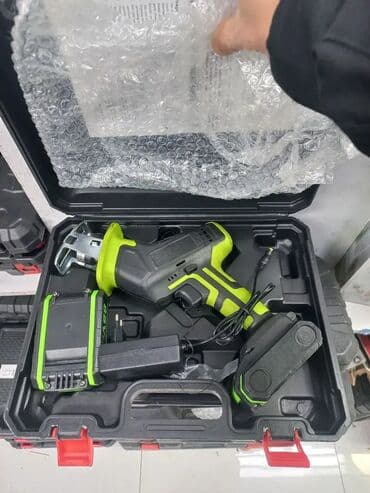 Aku klipna testera sa 2 baterije i 4 testere Moćna i praktična aku na lalafo.rs Aku klipna testera sa 2 baterije i 4 testere Moćna i praktična aku