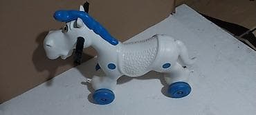 Dečiji guralica-konjić na točkiće - Materijal: čvrsta plastika - na lalafo.rs Dečiji guralica-konjić na točkiće - Materijal: čvrsta plastika -