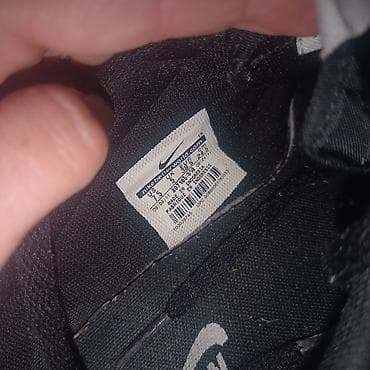 Nike patike – model sa retro trkačkim izgledom - Boja: crna sa belim na lalafo.rs — 3 Nike patike – model sa retro trkačkim izgledom - Boja: crna sa belim — 3